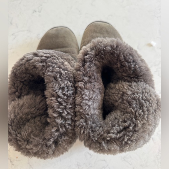 UGG gray fold over boots - Picture 8 of 12